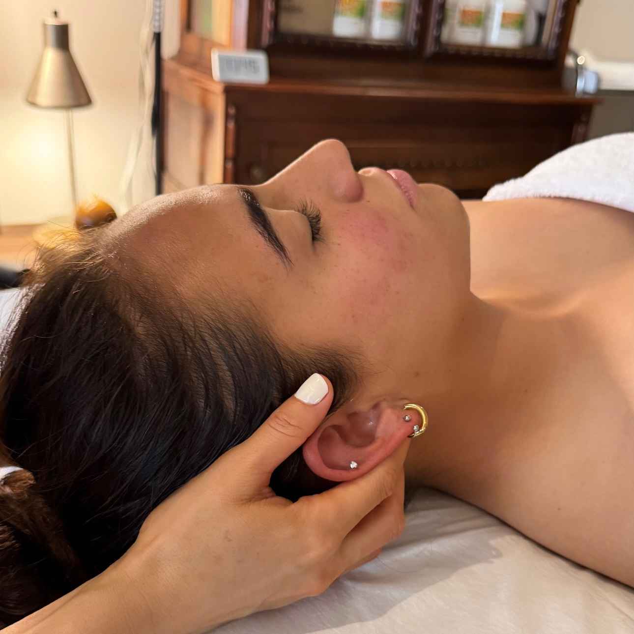 Masaje relajante profesional con aromaterapia en Querétaro para aliviar estrés